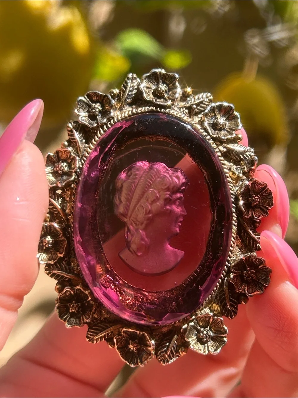 Vintage Reversed Carved Purple Glass Cameo Brooch Gold Floral Frame Pendant